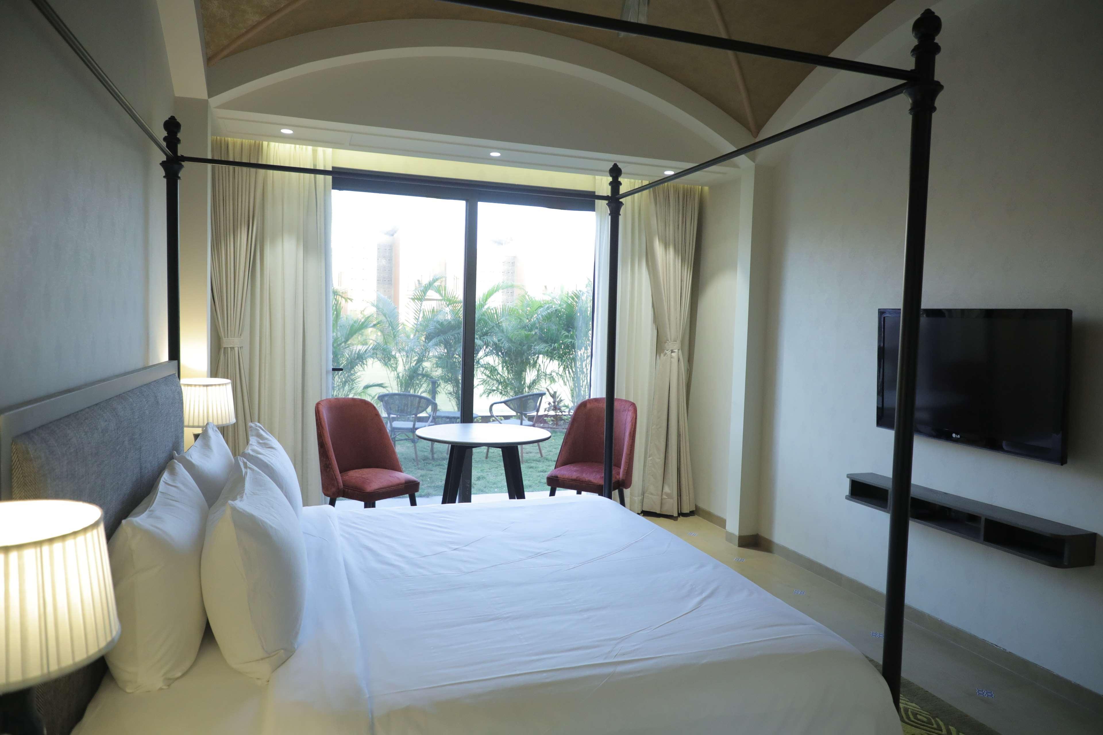 Radisson Resort & Spa Kandla Gāndhīdhām Kültér fotó