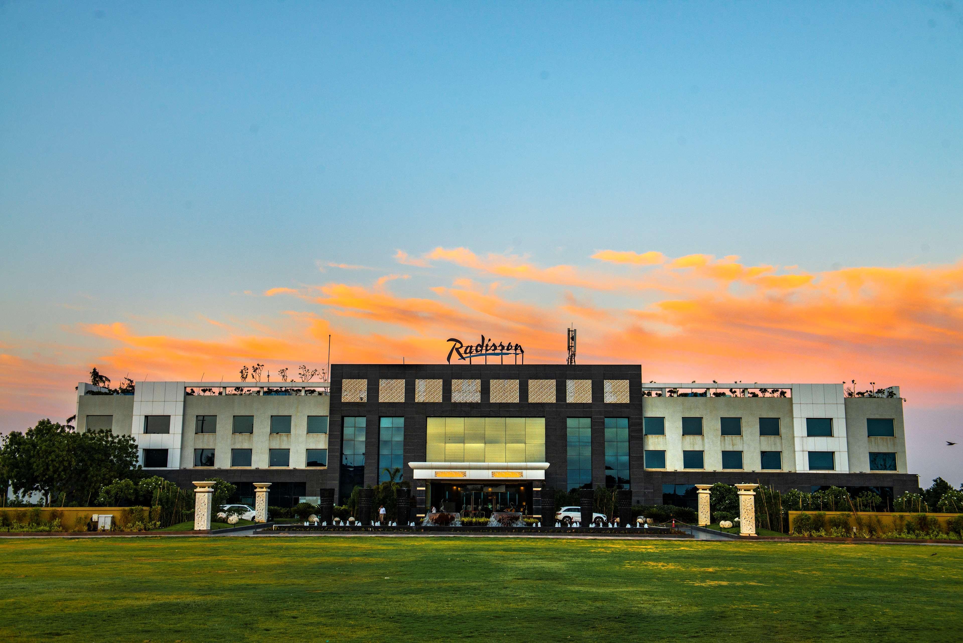 Radisson Resort & Spa Kandla Gāndhīdhām Kültér fotó
