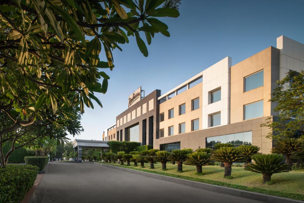 Radisson Resort & Spa Kandla Gāndhīdhām Kültér fotó