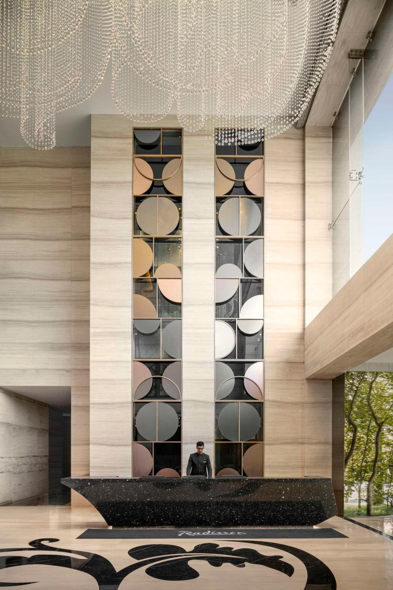 Radisson Resort & Spa Kandla Gāndhīdhām Kültér fotó